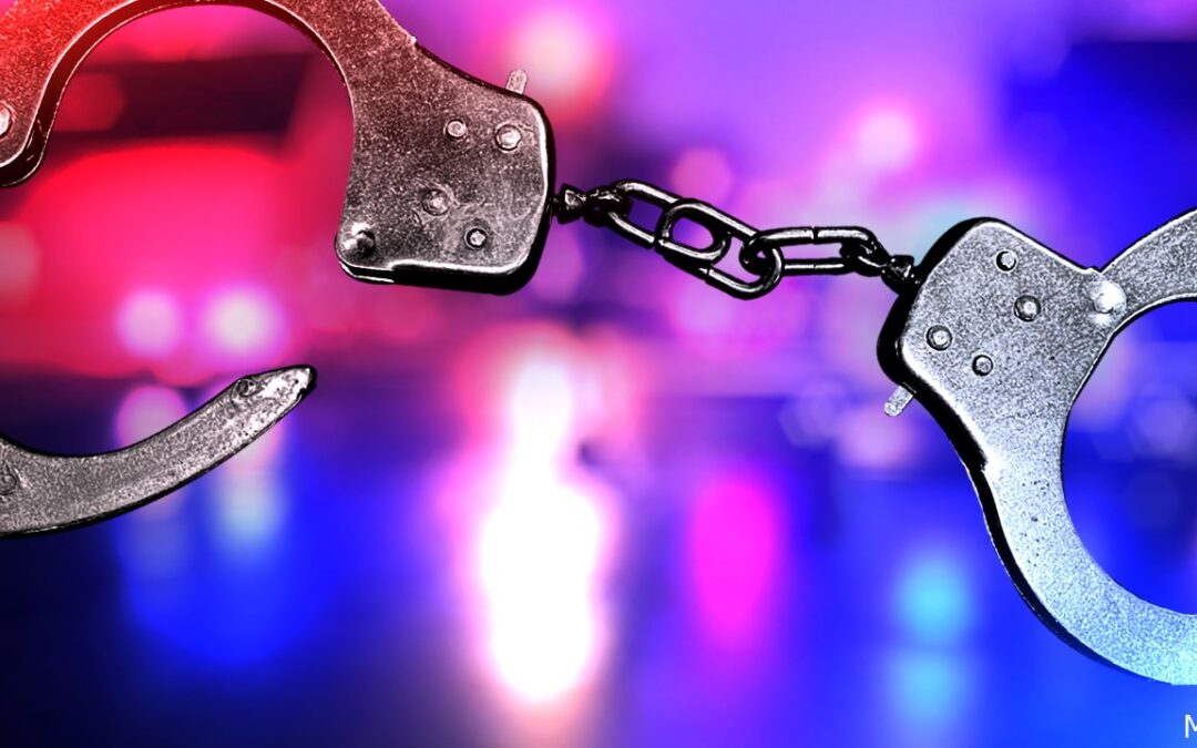 Allanamiento en motel de Indio: dos personas enfrentan graves cargos