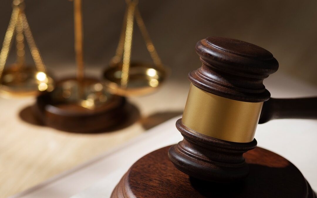 Indignación en Coachella Valley: reducen cargo a hombre que golpeó brutalmente a un ganso con un palo de golf