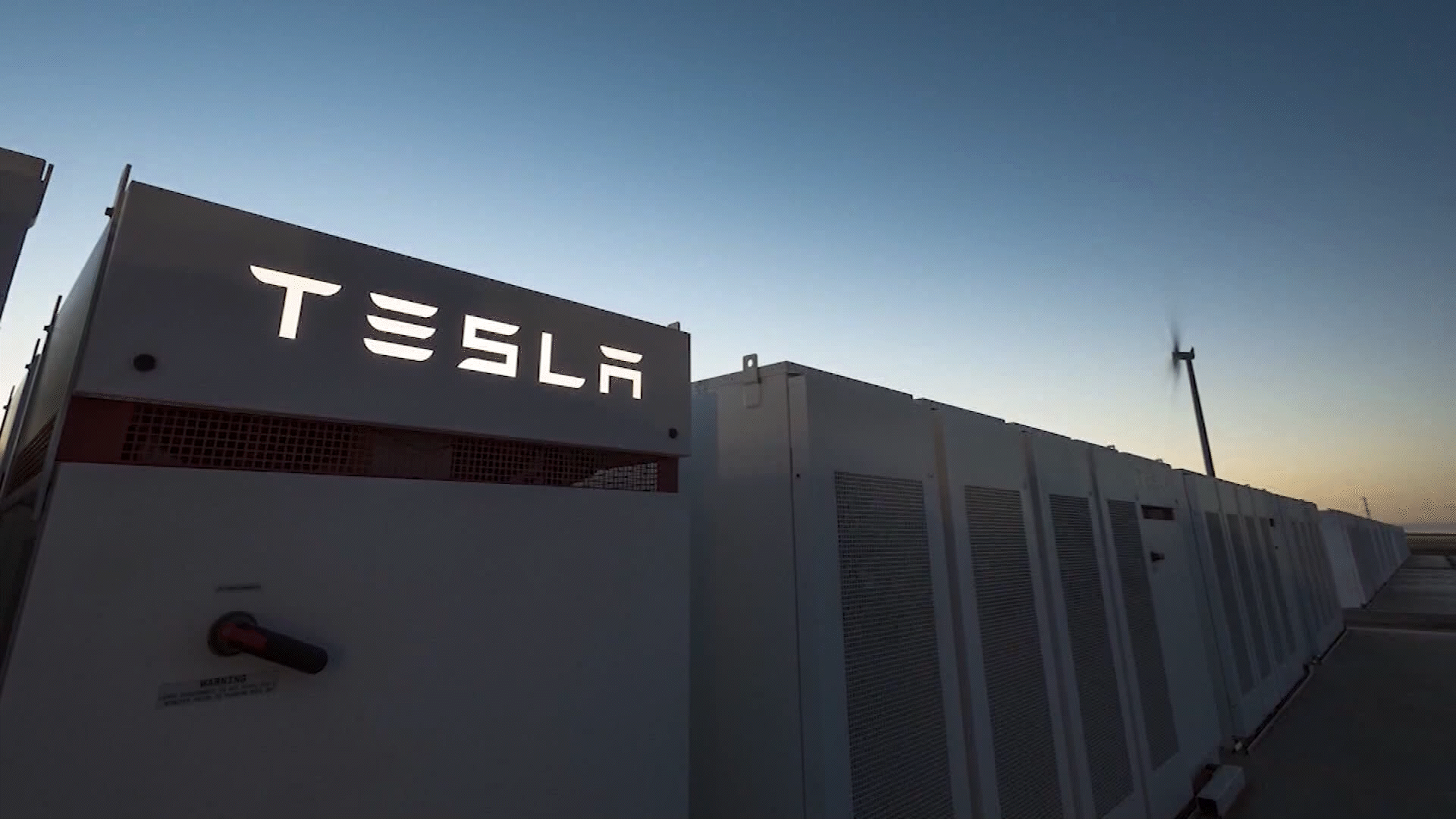 V TESLA SELF DRIVING UNDER INVESTIGATION_KMIR7913_1360