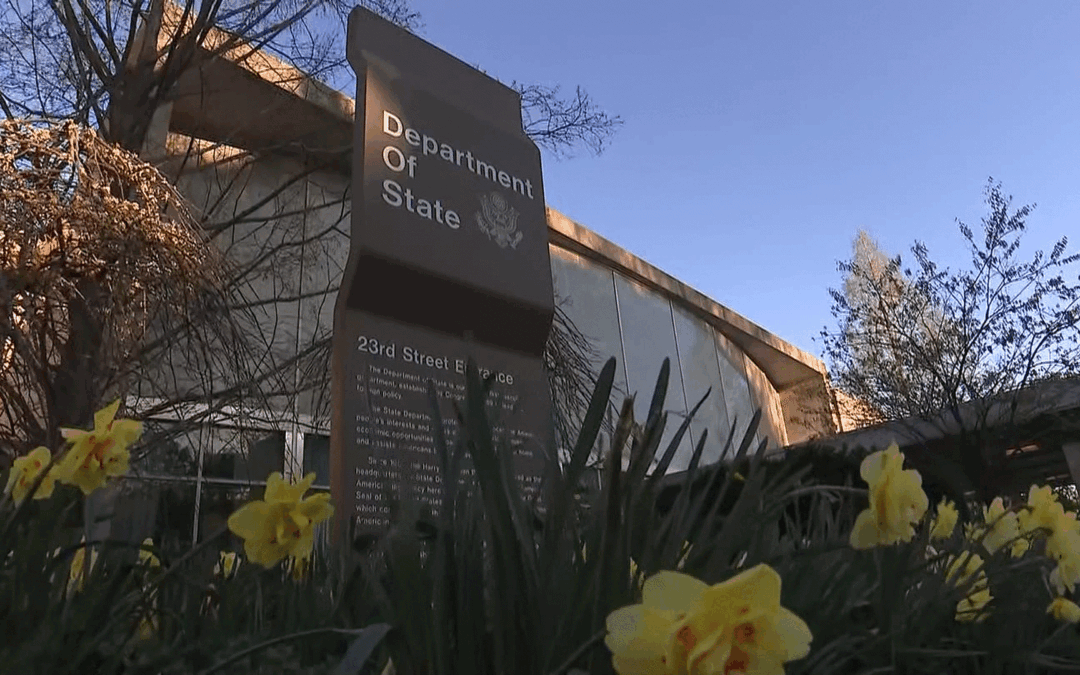 Estados Unidos revoca visas a quienes celebraron el asesinato de Charlie Kirk