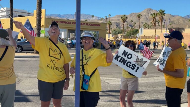 Multitudes protestan en el Valle de Coachella bajo el lema “Sin Reyes”