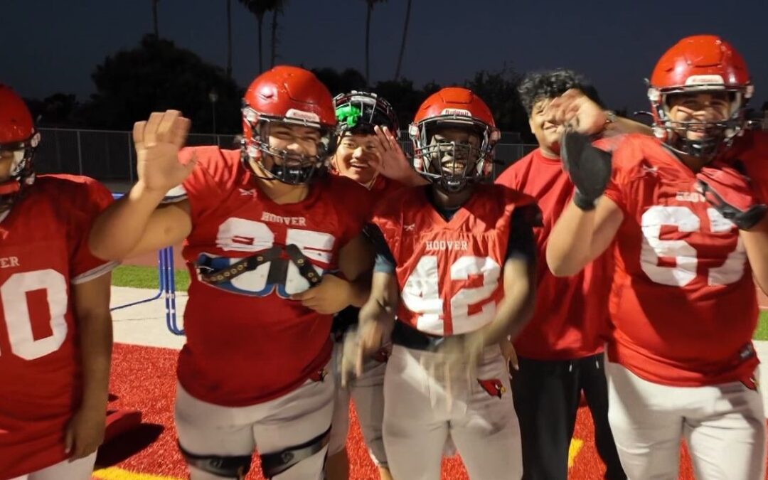 Escuela Preparatoria Hoover: Fútbol Americano y Orgullo Hispano entre los Cardinals
