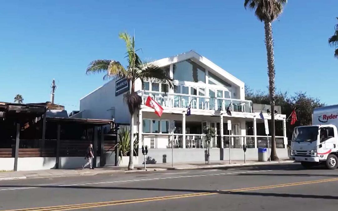 Tres guardias de seguridad apuñalados en Pacific Beach: Incidente bajo investigación