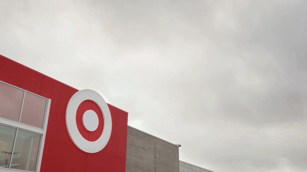 Target Enfrenta Recortes Y Reestructuración En Medio De Caída De Ventas