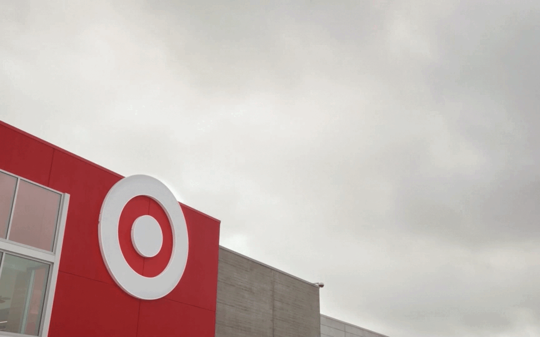 Target enfrenta recortes y reestructuración en medio de caída de ventas