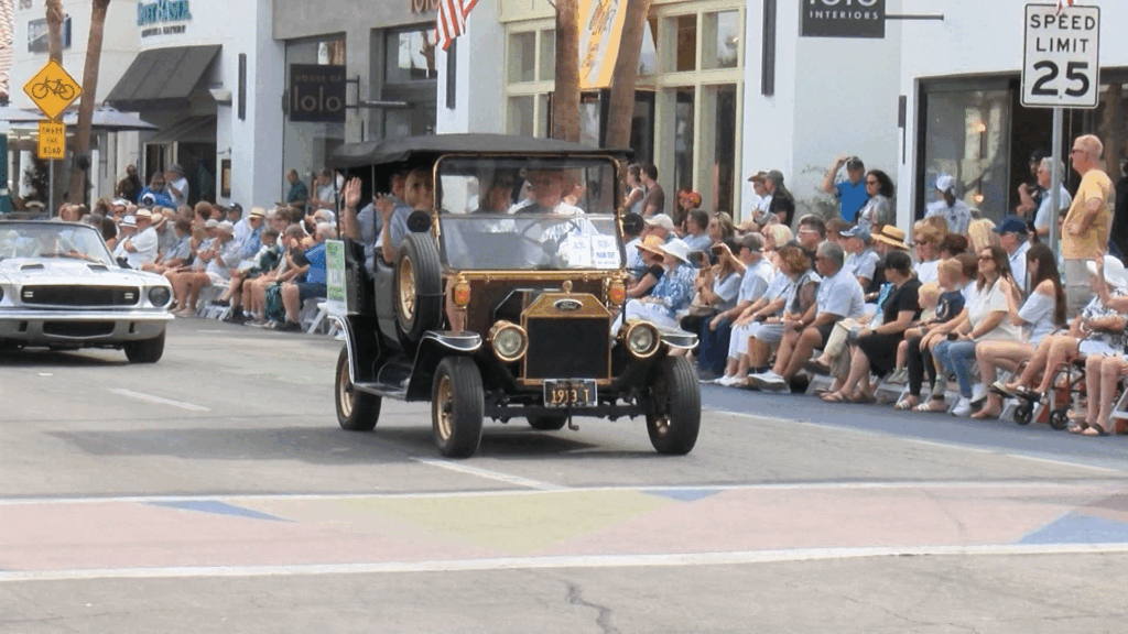 El Desfile Anual De Carritos De Golf De Palm Desert Celebra Su 61° Edición - Noticias Notivalle El Desfile Anual De Carritos De Golf De Palm Desert Celebra Su 61° Edición