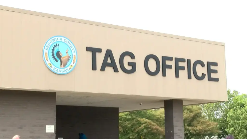 Renovación De Placas En Sedgwick: Autoridades Buscan Reducir Largas Filas Y Agilizar Trámites - Noticias Notivalle Renovación De Placas En Sedgwick: Autoridades Buscan Reducir Largas Filas Y Agilizar Trámites