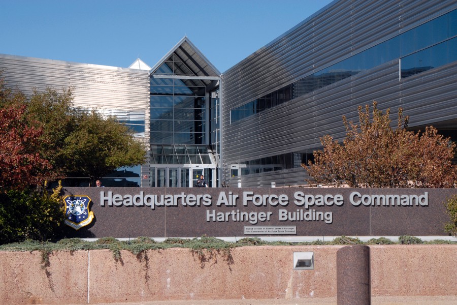 Colorado Litiga Contra la Administración Trump por Cambio del Comando Espacial a Alabama