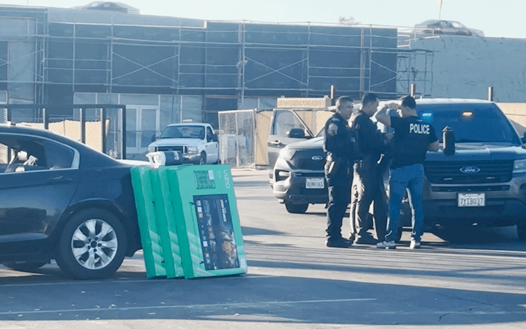 Hombre arrestado por presuntamente robar artículos de un tren en Indio