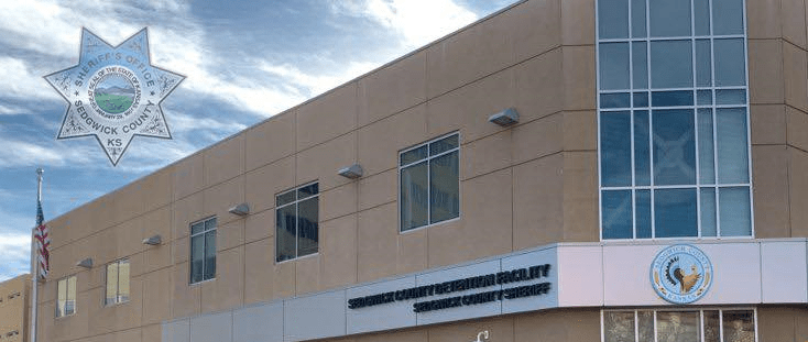 KDOC Congela Financiamiento de Correcciones Comunitarias tras Presión en Wichita