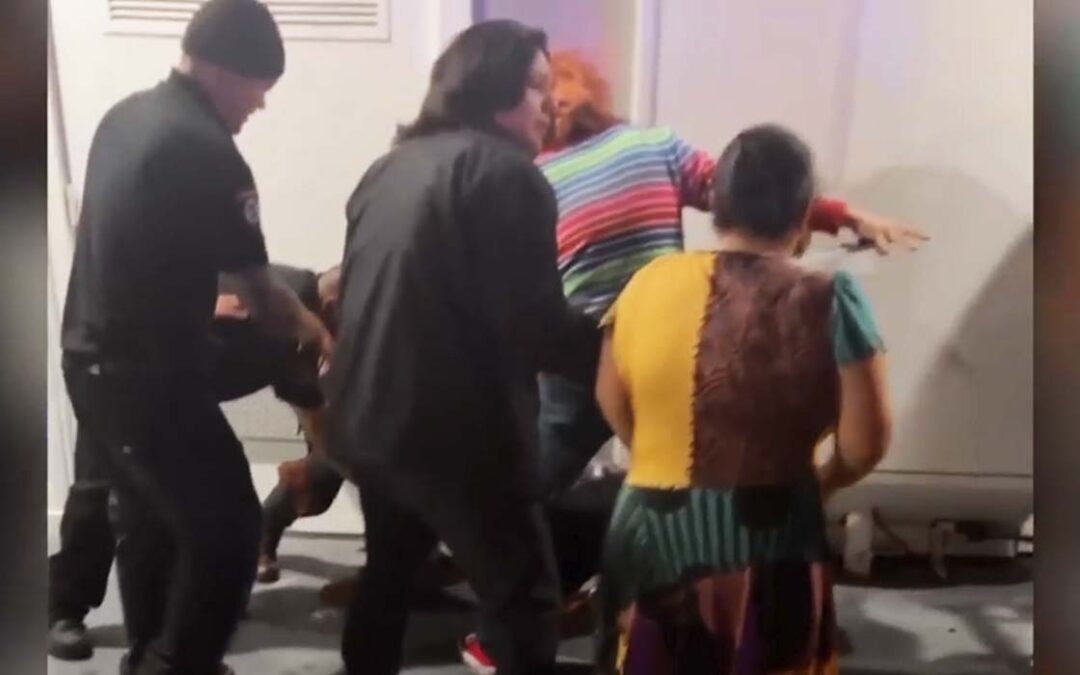 Halloween en San Diego: Dos Arrestos y un Guardia Hospitalizado tras Pelea Violenta