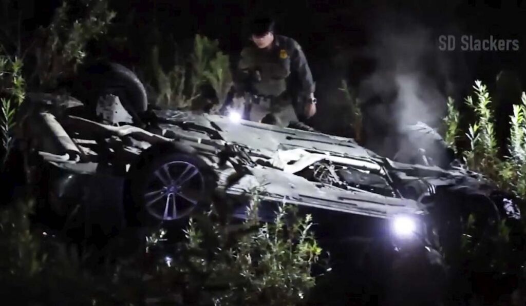 Operativo De Rescate Tras Persecución De La Patrulla Fronteriza En San Diego