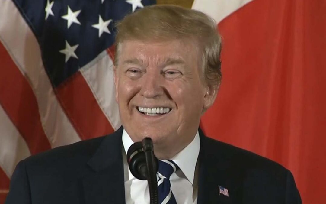 Donald Trump Aclara: No Puede Postularse para un Tercer Mandato Según la Constitución de EE.UU.