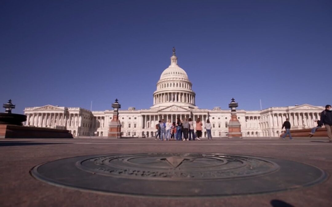 Cierre del Gobierno: Empleados Federales Luchan en la Quinta Semana Sin Salario