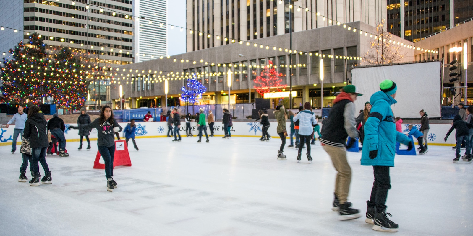 downtown-denver-rink-ice-skating