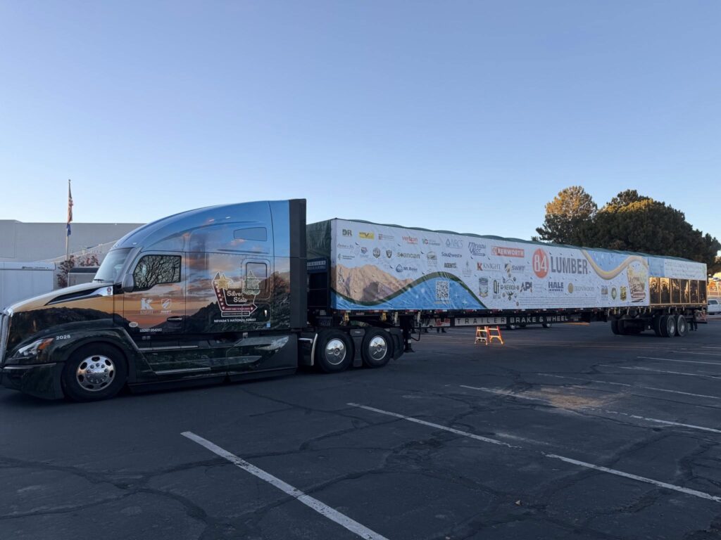 El Árbol De Navidad Capitolio 2025: ‘Silver Belle’ De Nevada Hace Parada En Las Vegas