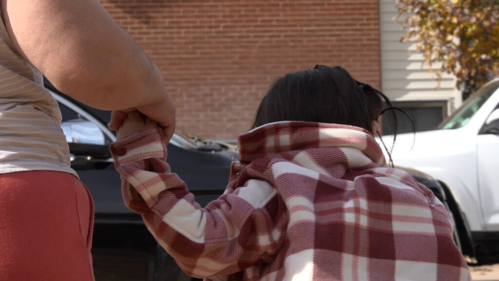 Cuidado Familiar en Colorado: Aumenta un 40% la Acogida Temporal para Niños