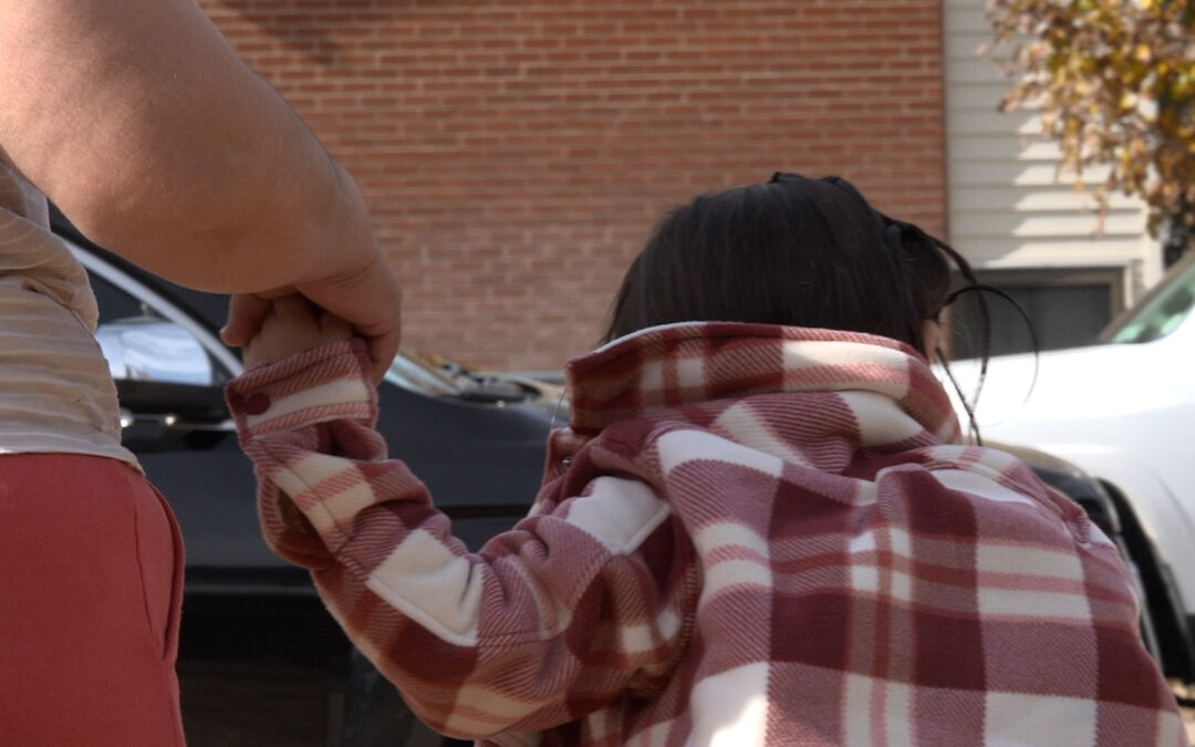 Cuidado Familiar en Colorado: Aumenta un 40% la Acogida Temporal para Niños