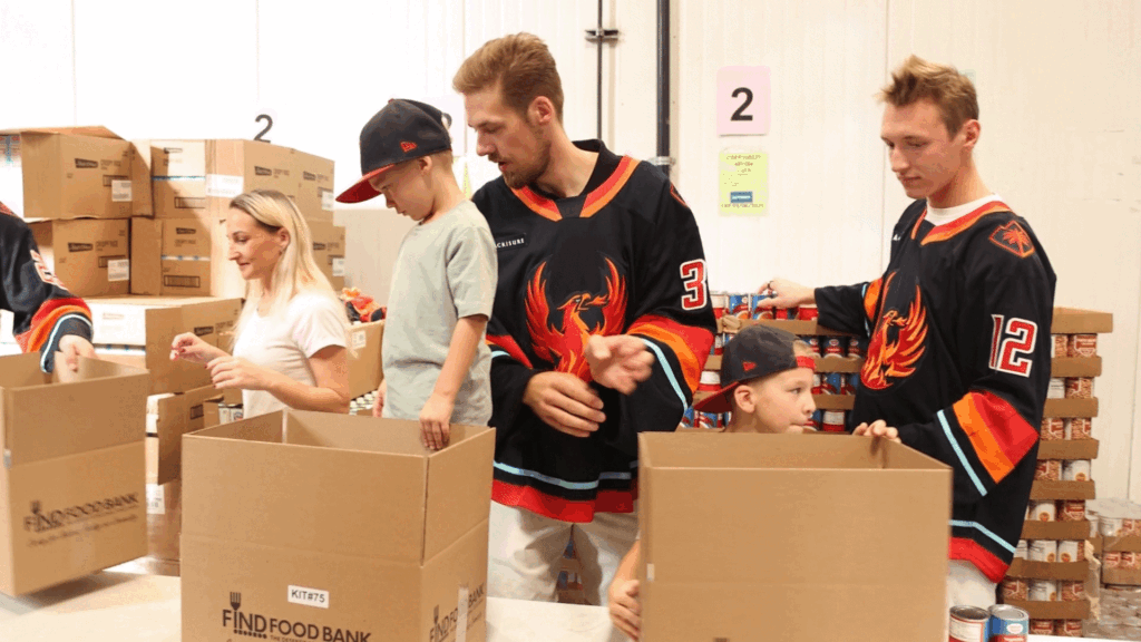Firebirds Y Find Food Bank Lanzan Campaña Anual De Recolección De Alimentos