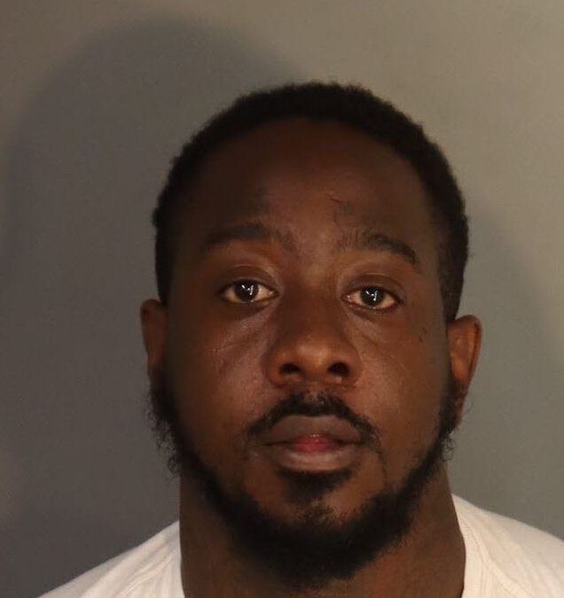 Detienen a hombre por trata de menor