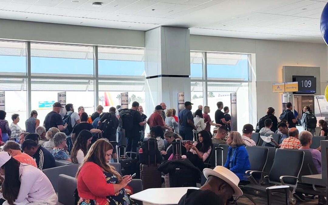 Reversión de vuelos en el Aeropuerto Internacional de San Diego: Pasajeros enfrentan importantes retrasos por orden de la FAA