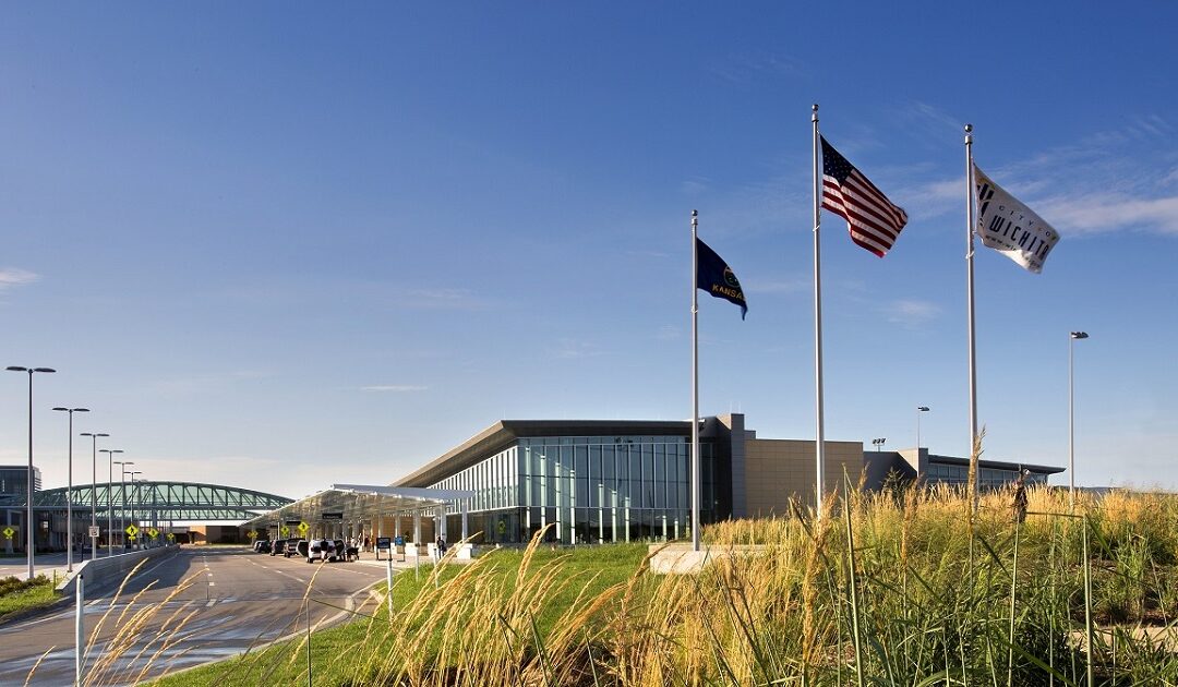 Aeropuerto de Wichita No Sufre Recortes Directos, Pero Enfrenta Consecuencias de la Reducción de Vuelos de la FAA
