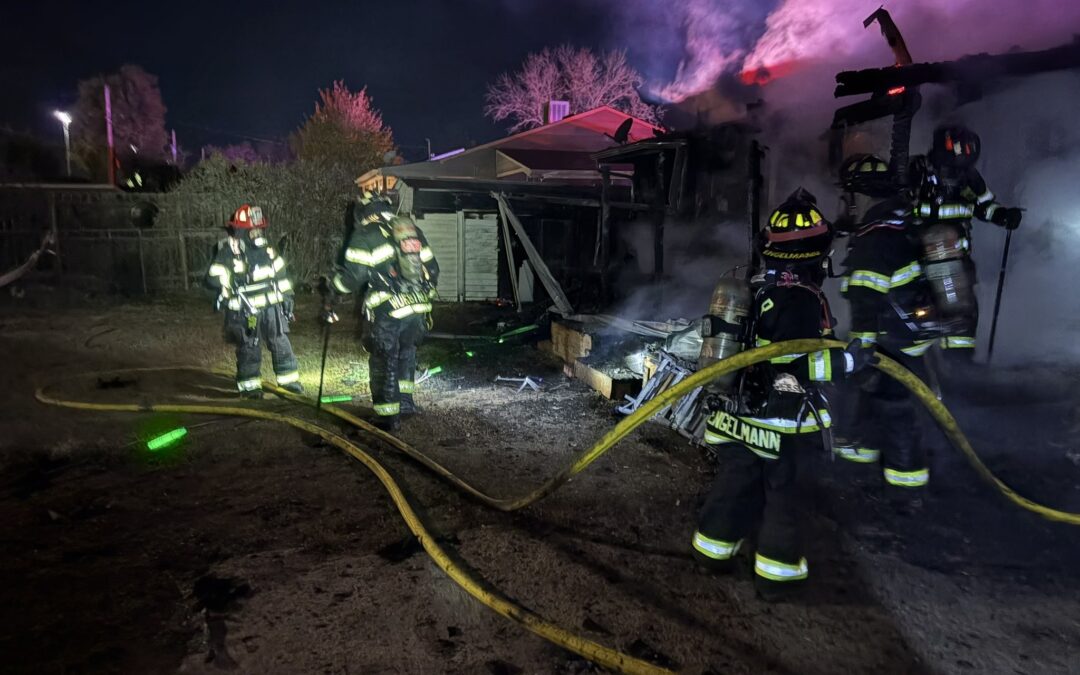 Tragedia en Adams County: Dos Muertos y un Perro en Incendio de Vivienda
