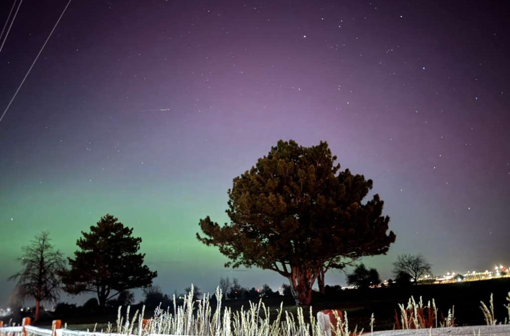 Auroras Boreales en Colorado: Una Tormenta Solar Transforma el Cielo