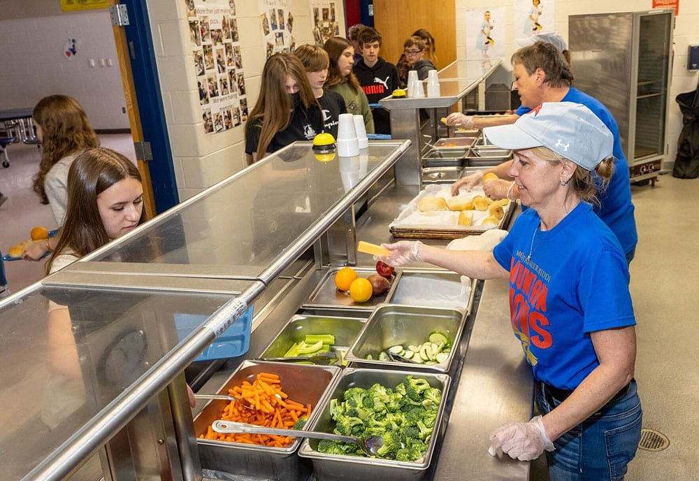 Massachusetts Refuerza el Compromiso con Comidas Escolares Gratuitas y Desayuno en el Aula