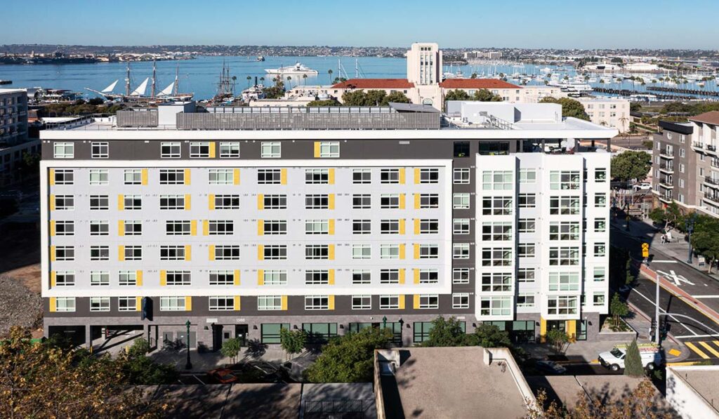 Inauguran Kettner Crossing: Nuevas Viviendas Asequibles Para Personas Mayores En San Diego