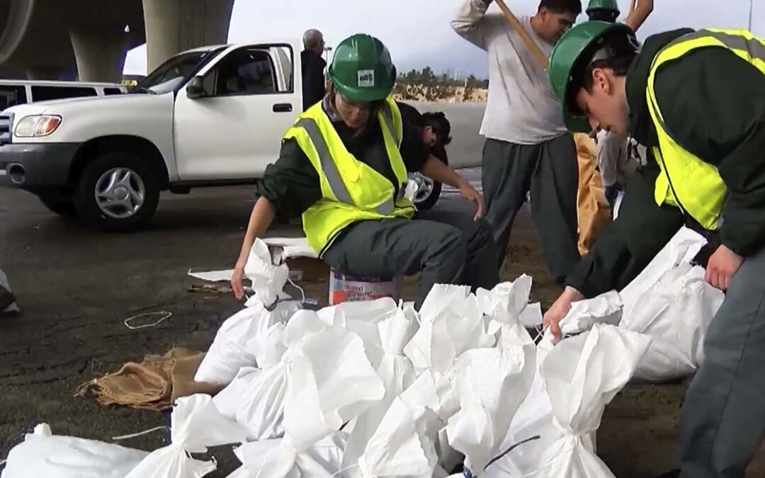 Preparativos en San Diego para las Lluvias: Recursos Gratuitos y Bolsas de Arena Disponibles