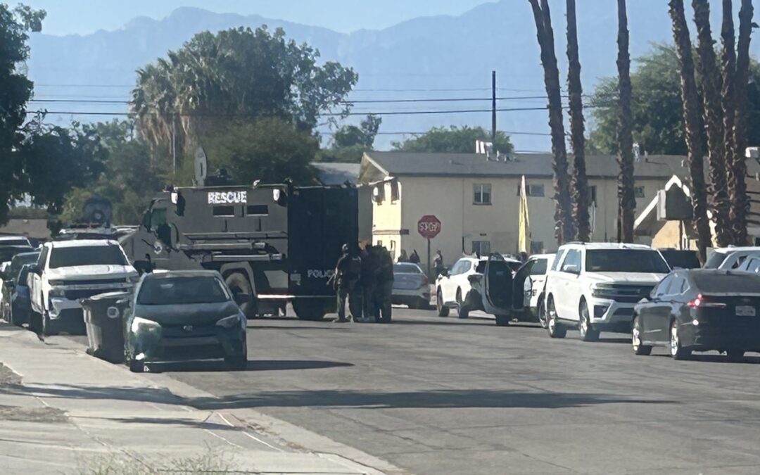Operativo S.W.A.T. en Indio: calles cerradas, tensión máxima y un sospechoso que se negó a salir. Esto fue lo que pasó…