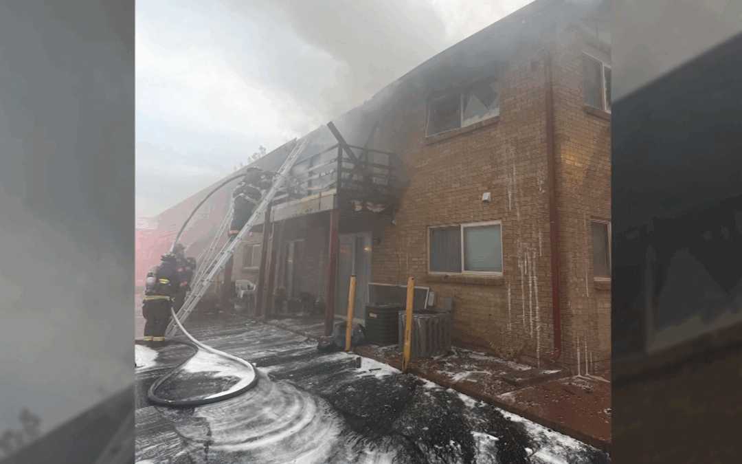 Incendio en apartamentos deja a 30 residentes afectados en Palm Springs