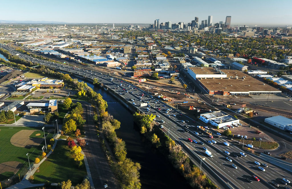 Denver se Sitúa Entre las 10 Ciudades Más Pecaminosas de EE. UU. Según WalletHub