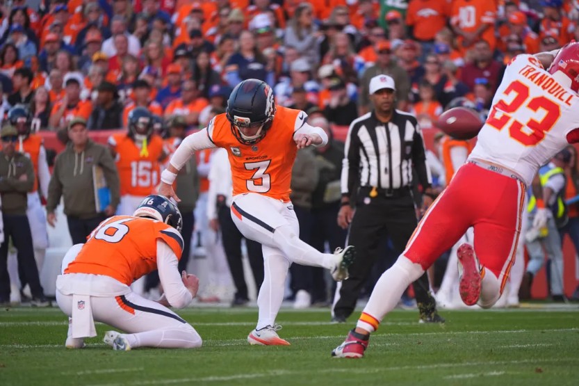 Broncos Achieve Last-Second Victory Over Chiefs in Thrilling NFL Showdown