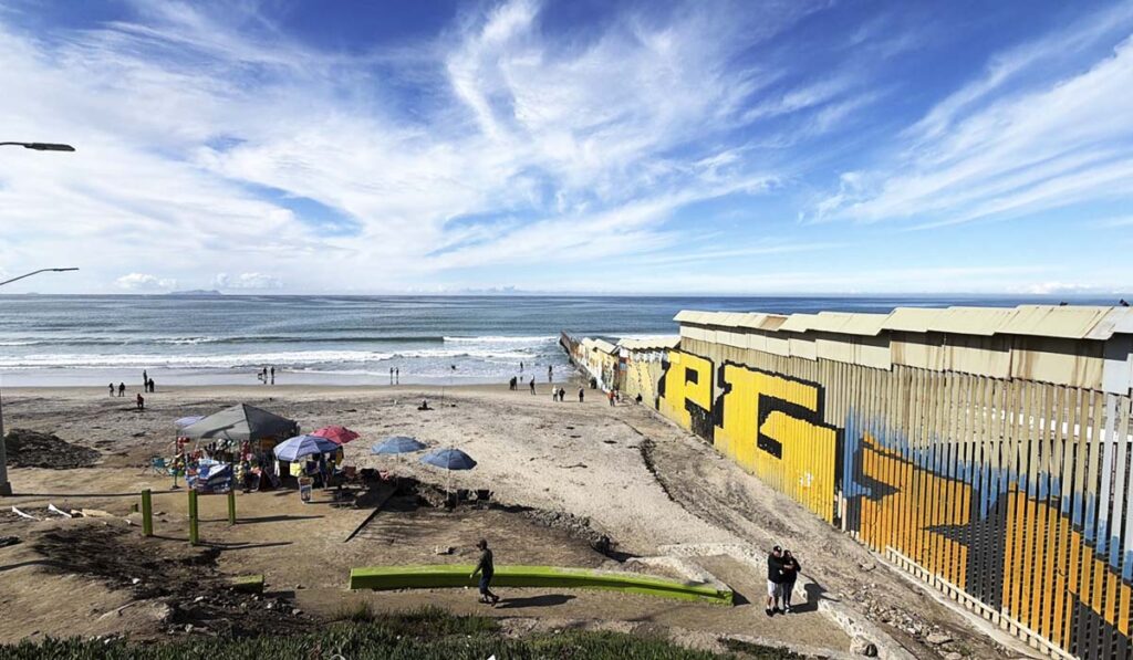 Cruce Por Mar: La Ruta Más Peligrosa Para Migrantes En La Frontera Tijuana-San Diego - Noticias Notivalle Cruce Por Mar: La Ruta Más Peligrosa Para Migrantes En La Frontera Tijuana-San Diego