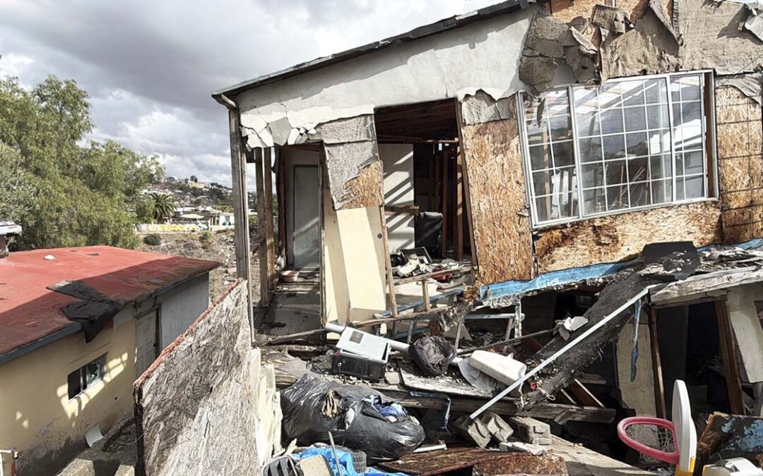 Deslizamiento de Tierra Devasta Hogares en Sánchez Taboada, Tijuana: La Triste Realidad de Familias Afectadas