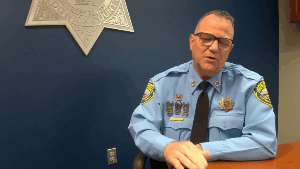 Comprendiendo El Acuerdo 287(G) En El Condado De Sedgwick: Lo Que Julio Easter Y Sara Balderas Revelan - Noticias Notivalle Comprendiendo El Acuerdo 287(G) En El Condado De Sedgwick: Lo Que Julio Easter Y Sara Balderas Revelan