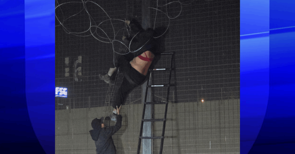 Cbp Rescata A Mujer Atrapada En Alambre Del Muro Fronterizo - Noticias Notivalle Cbp Rescata A Mujer Atrapada En Alambre Del Muro Fronterizo