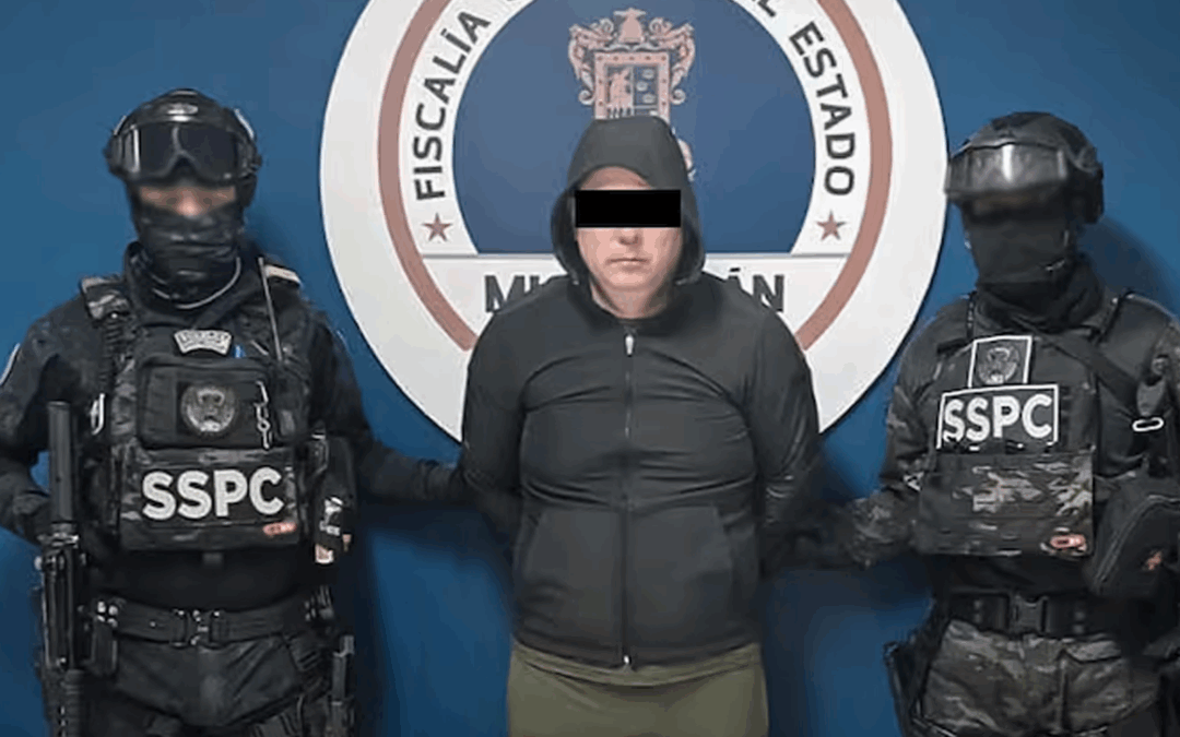 Detienen a Escoltas de Carlos Manzo, Alcalde de Uruapan, por Posible Conexión con su Homicidio