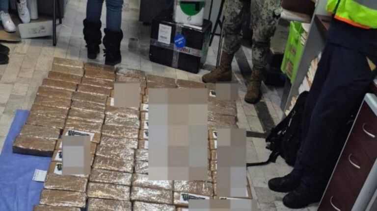 Desmantelan red de tráfico de cocaína en el Aeropuerto Internacional Benito Juárez con destino a Tijuana