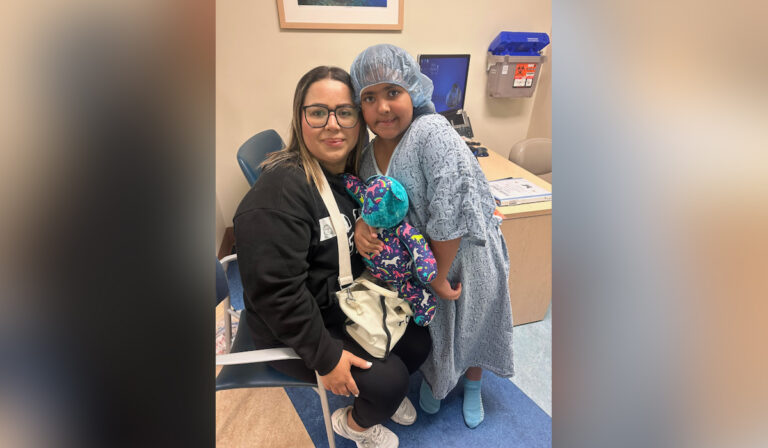 María Regina: Una Niña Cumple Su Sueño de Reconstrucción de Oreja Gracias a Cirugía Gratuita