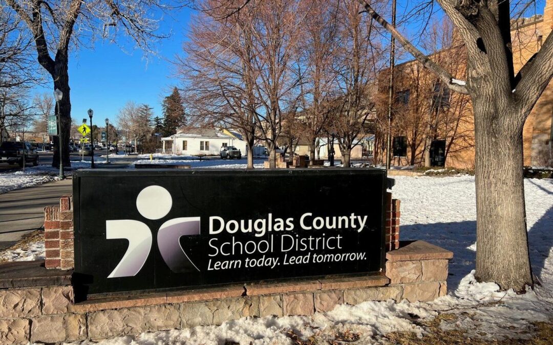 Douglas County Aprueba Enmienda 13 para Tierra de Escuela Charter en Sterling Ranch