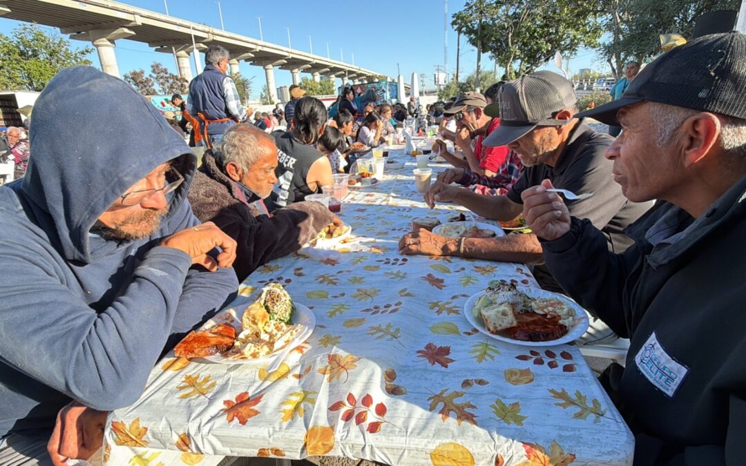 Comida para Personas Sin Hogar: Tijuana Sin Hambre Celebra el Día de Acción de Gracias