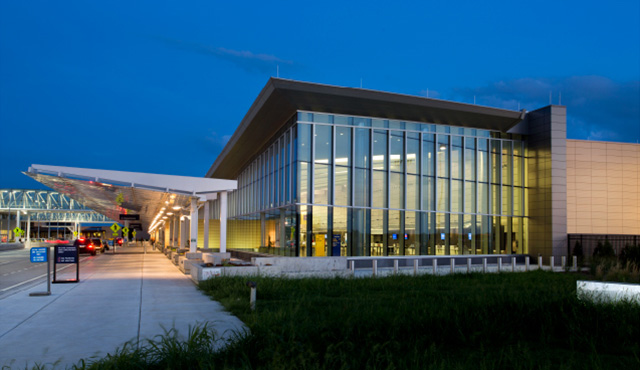 Tráfico Aéreo en Wichita: Un Feriado de Acción de Gracias Sin Estrés