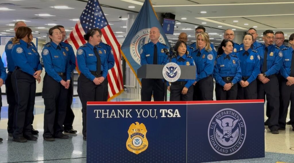 Church’s Texas Chicken: Comida Gratis para Empleados de la TSA en Acción de Gracias