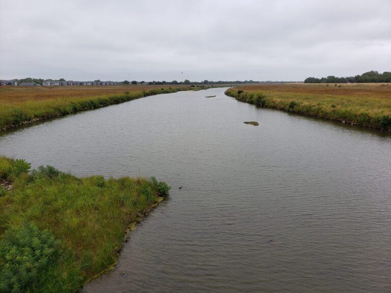 Alerta Ambiental en Kansas: Contaminación de Aguas Residuales en Haysville Tras Falla de Alcantarillado