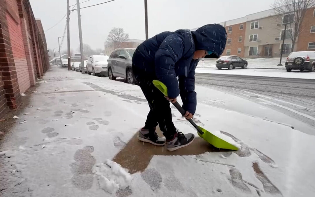 La Primera Tormenta Invernal Impacta Nueva Inglaterra: Lawrence se Prepara