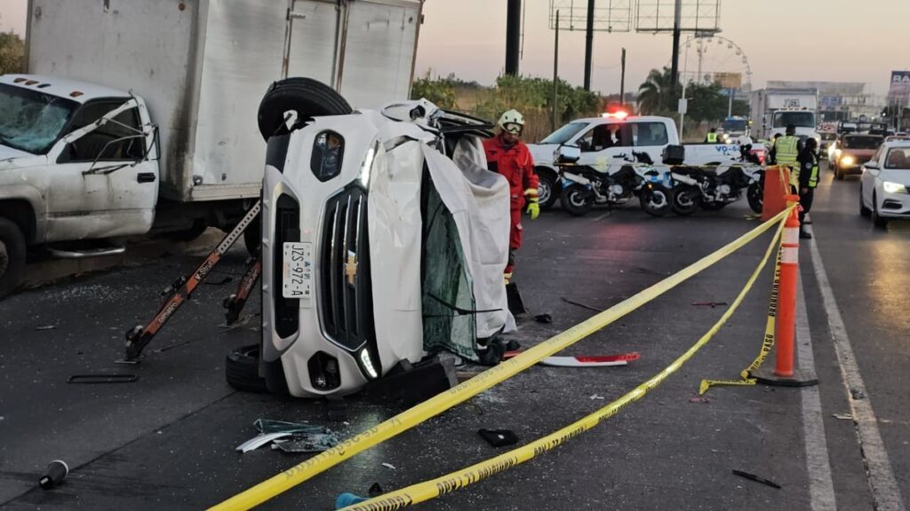 Fatal Collision On López Mateos: One Dead And Another Critically Injured In Zapopan Accident