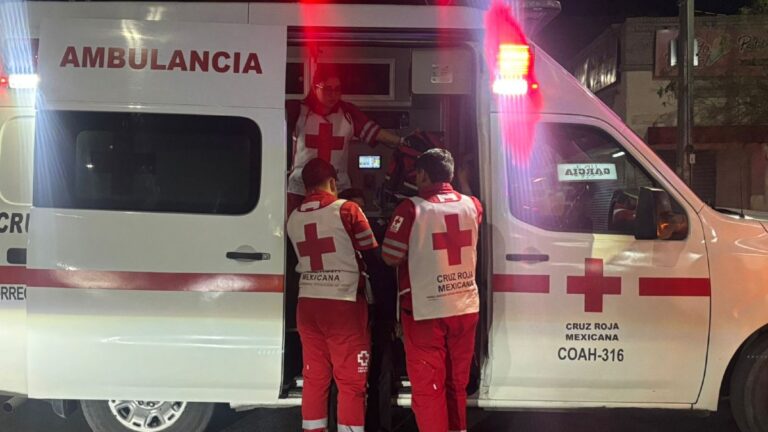 Golpiza a abuelito en Torreón: Violenta asalto tras salir de un bar | Video Impactante